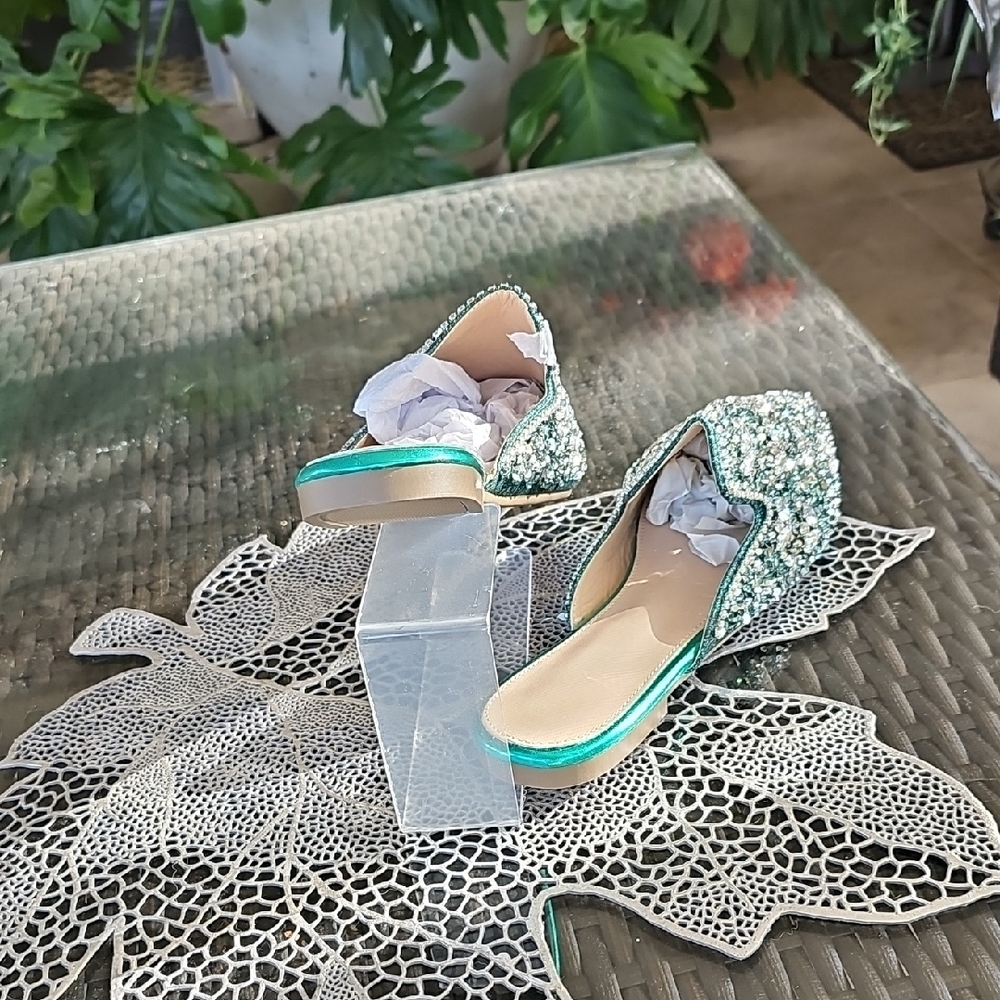 Elegant Green Slip-On Women's Shoes - Picture 3 of 6